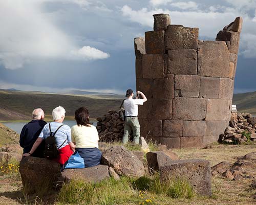Sillustani: Misterioso cementerio de las alturas de Puno.